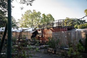 sportovně-kulturní centrum Containall, beachvolejbal, ping-pong sportovně-kulturní centrum Containall, beachvolejbal, ping-pong