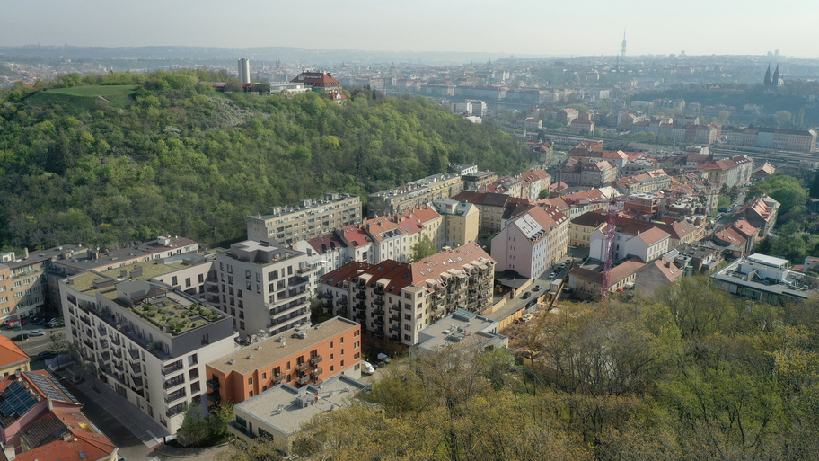 ULICE NA LAUROVÉ A RADLICKÁ
