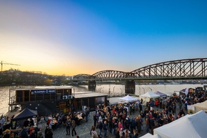 farmářské trhy na Náplavce